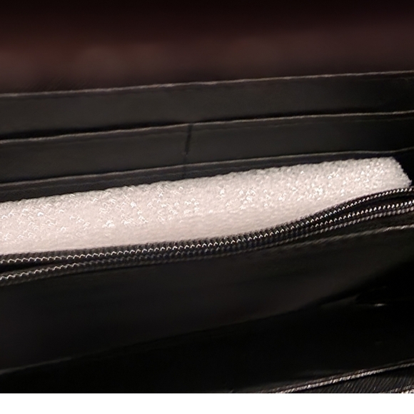 NWOT Benoss Milan Zip-around Gray Vegan Wallet - Picture 8 of 9